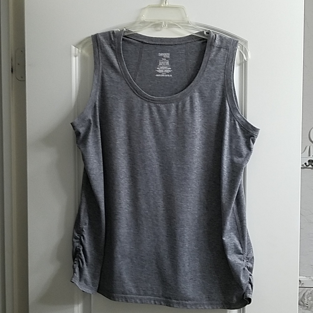Gray sleevless T-shirt